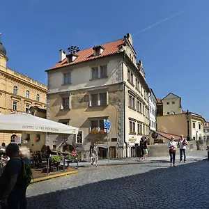 Hotel U 3 Pstrosu, Prag